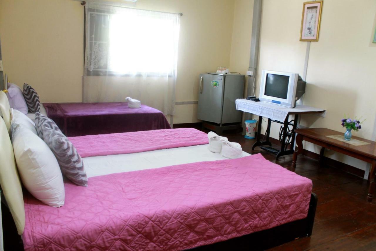 Ban Khun Rin Homestay アムパワー エクステリア 写真