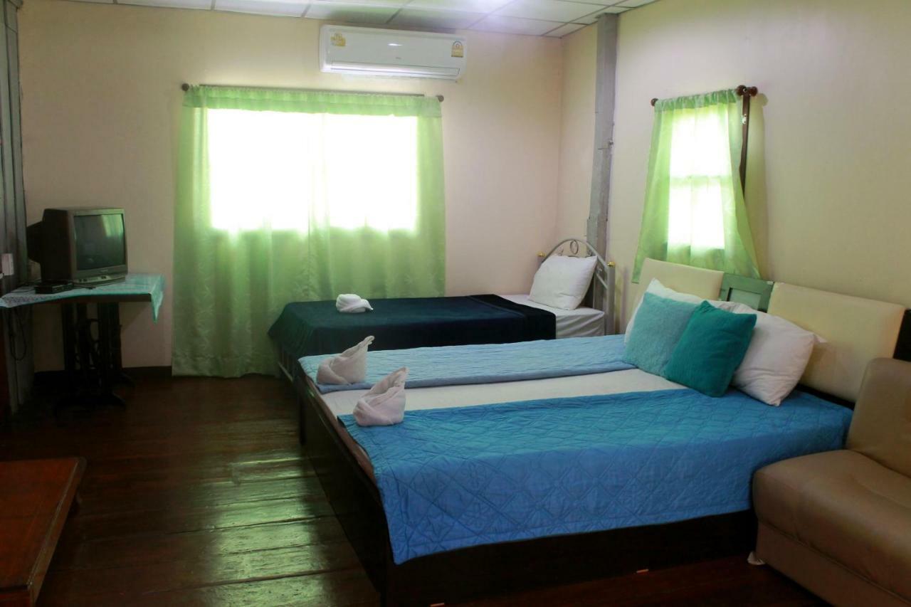Ban Khun Rin Homestay アムパワー エクステリア 写真