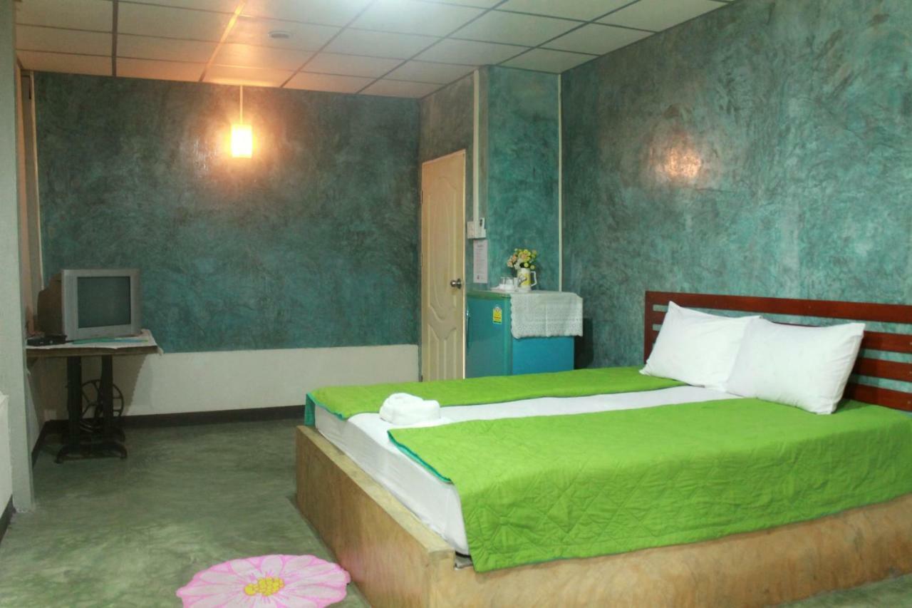 Ban Khun Rin Homestay アムパワー エクステリア 写真