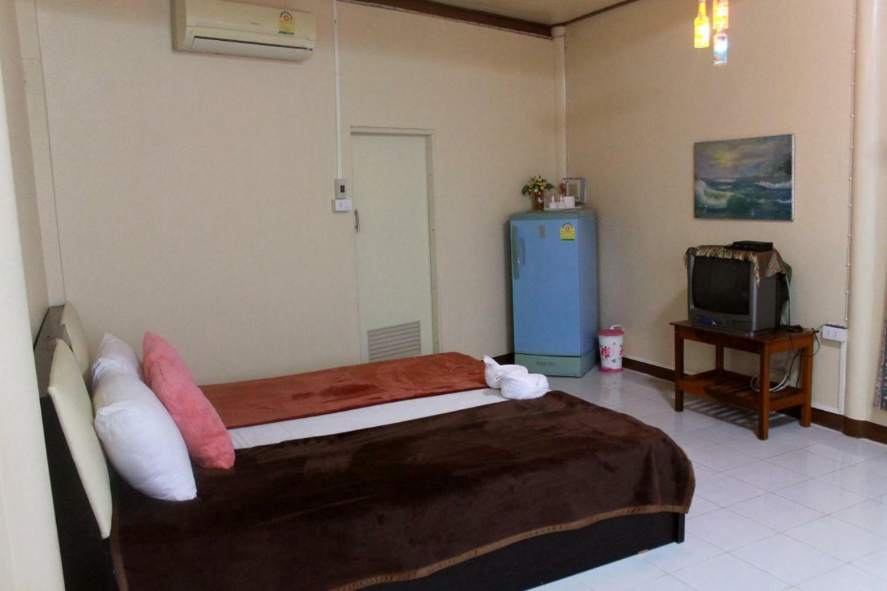 Ban Khun Rin Homestay アムパワー エクステリア 写真